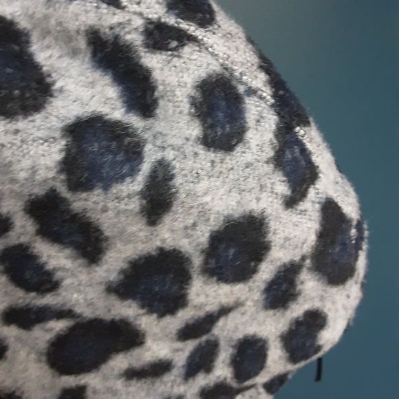 LEOPARD LEATHER TRIM BERET - Picture 2 of 2